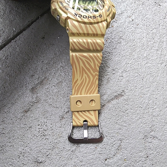 Casio G-Shock Rare DW6900ZB-9 Men's Tan Digital Wrist Watch DW6900 - Picture 5 of 6